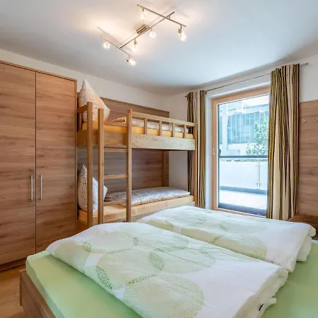 度假居 Luxurious Holiday In With Terrace 米特西尔