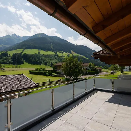Luxurious Holiday In With Terrace 度假居