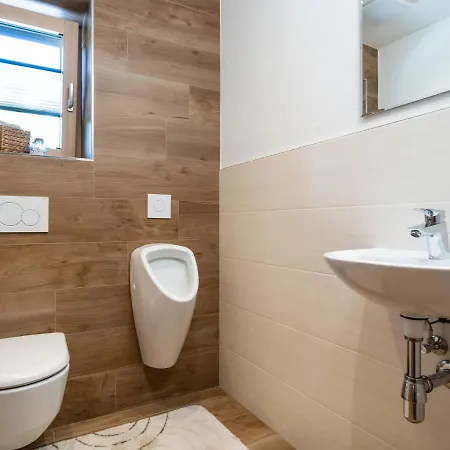 Luxurious Holiday In With Terrace 度假居 *